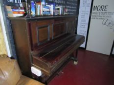 Upright piano