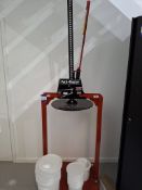 Hi-Lift HL -484 Packmaster Manual Lid Press.