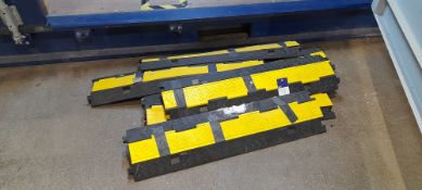 Quantity of electrical cable trip protectors