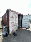 40' SHIPPING CONTAINER
