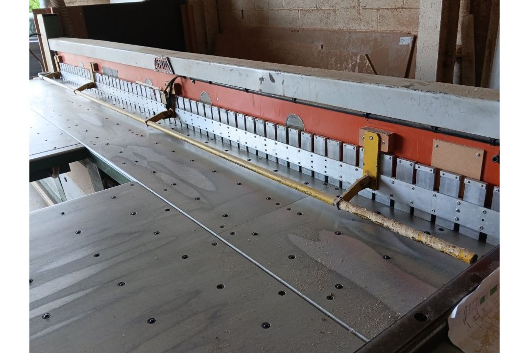 SMID Sute-HP beam saw 3850mm bed length, 2000mm bed depth (Not including steel ducting. To be - Image 9 of 9