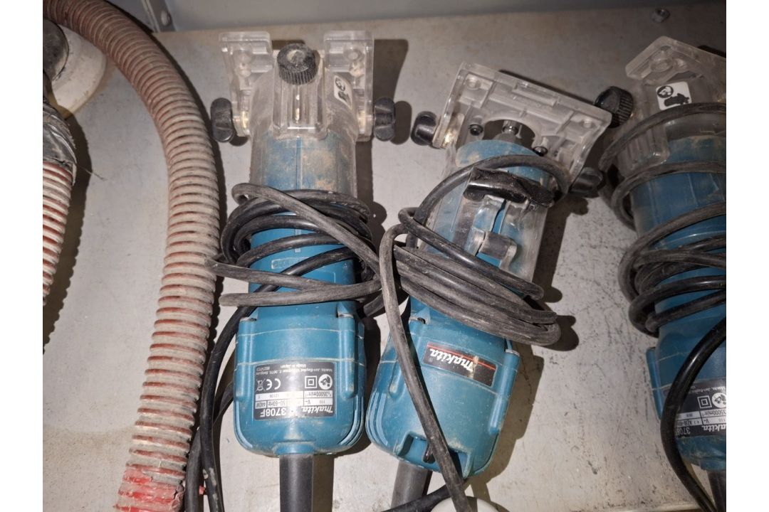 3 x Makita 3708F 110v router, 1 x Makita 3707F 110v router - Image 2 of 8