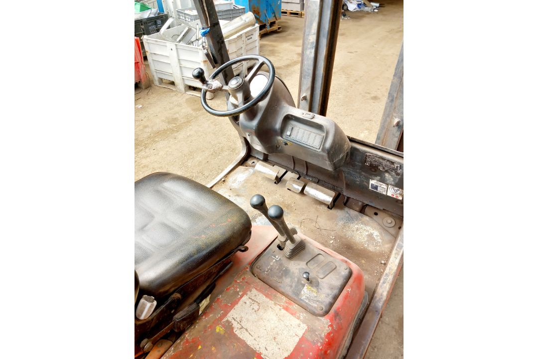 Linde Lansing H20 diesel forklift (1991) Capacity 2000kg - Delayed Collection until afternoon of 2nd - Image 7 of 8