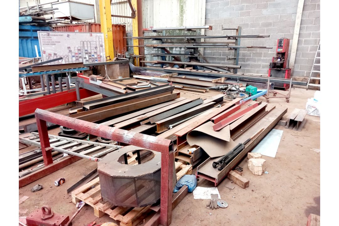 Quantity steel stock to floor and stock rack (viewing recommended) - Image 1 of 4