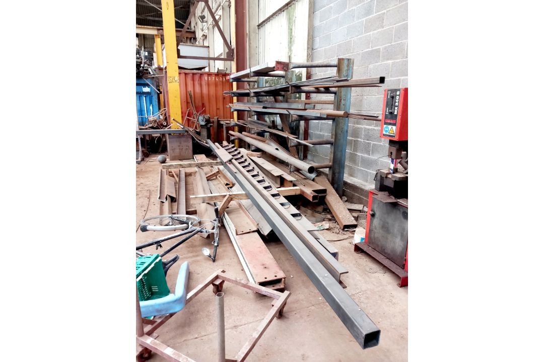 Quantity steel stock to floor and stock rack (viewing recommended) - Image 3 of 4