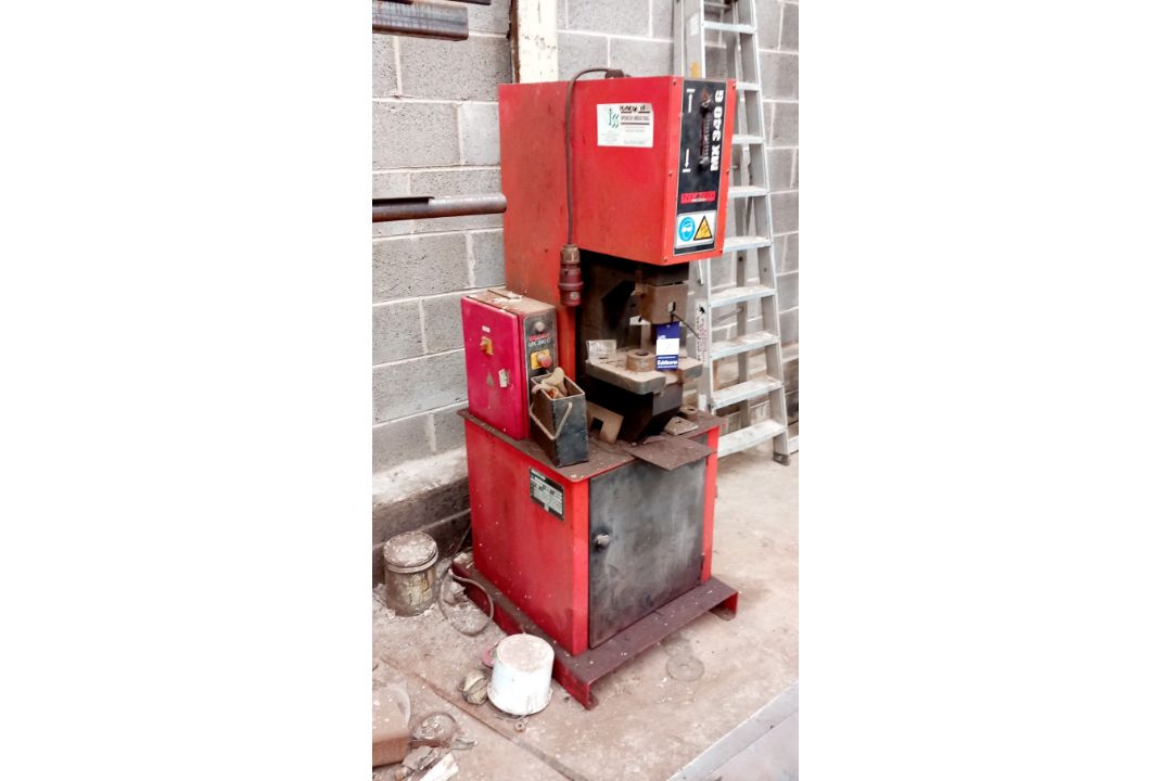 Bison MX340G metalworker (2003) - Image 2 of 3
