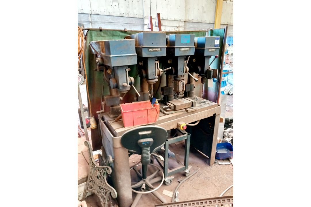 Meddings bank of four drills with workbench - Image 2 of 2