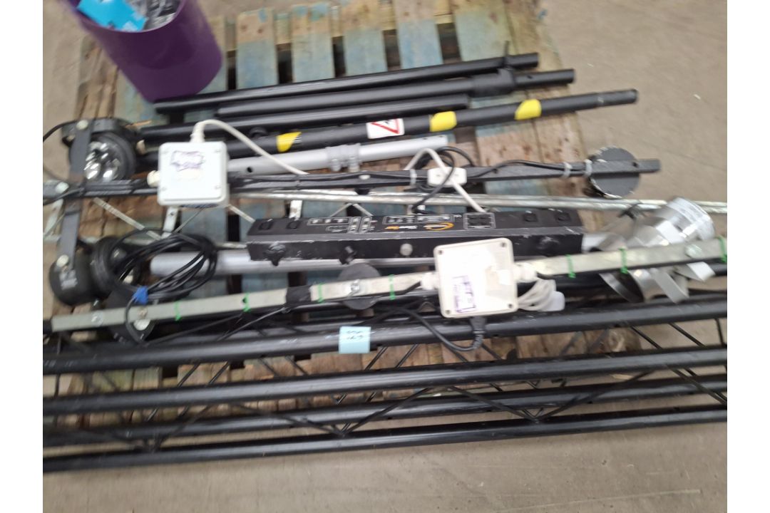Various Rigging And Lighting Components - Image 4 of 4
