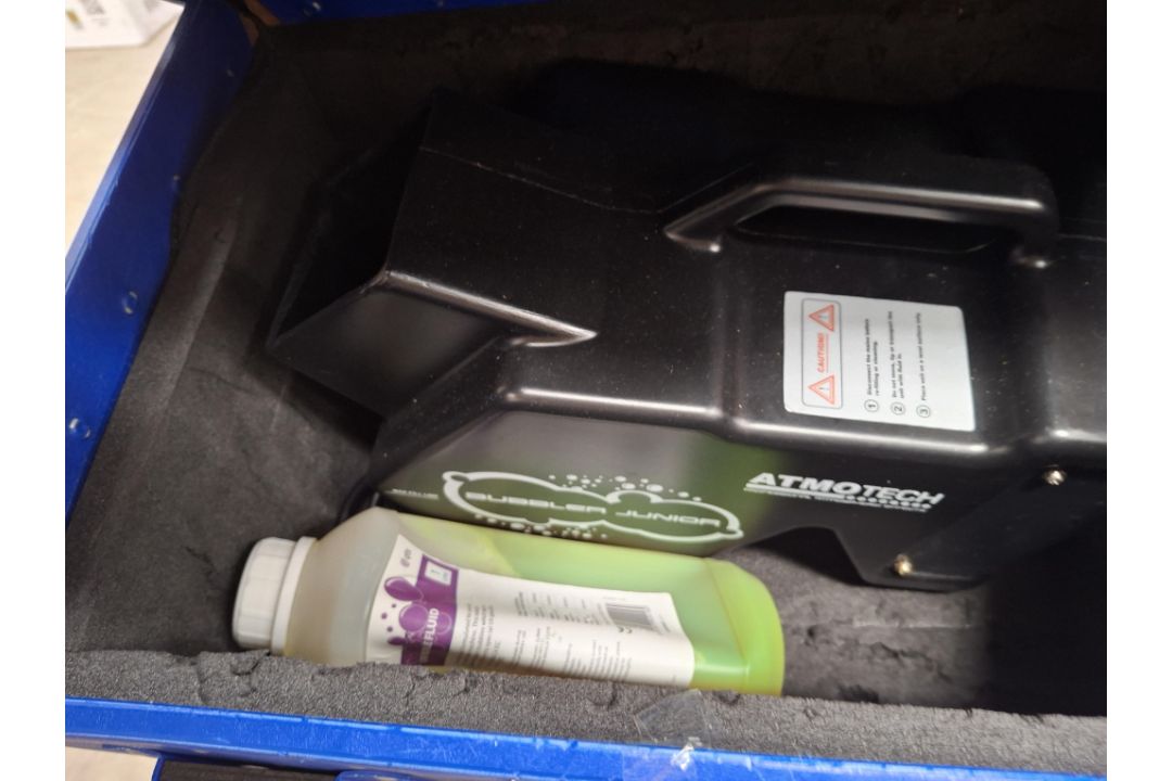 ATMOTEC Bubbler Junior Bubble Machine with Qty of Liquid - Image 4 of 5