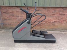 Life Fitness Cross Trainer