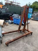Hydraulic pump engine hoist