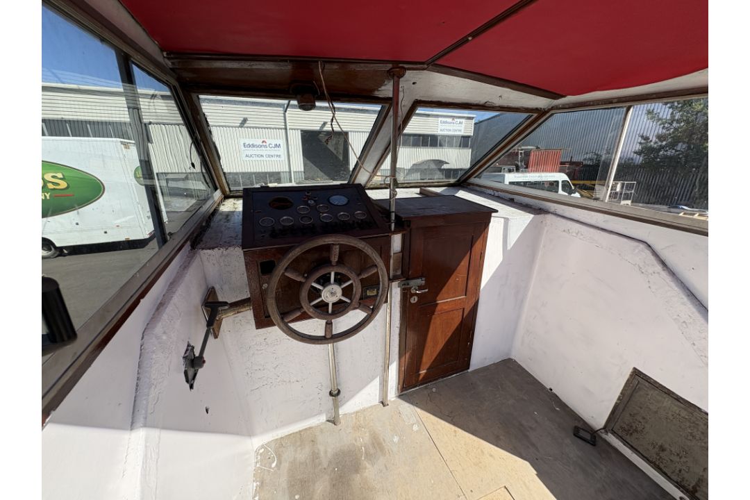 Sterling Sabre 28 Walk-Around Boat with Trailer - Image 9 of 44