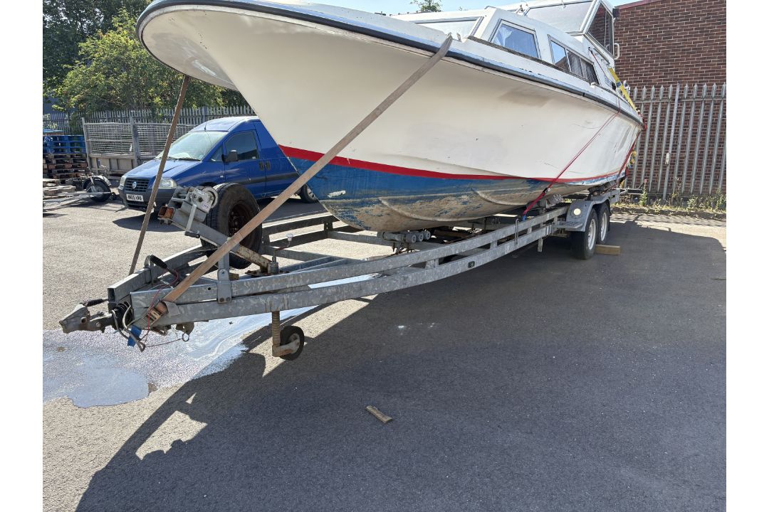 Sterling Sabre 28 Walk-Around Boat with Trailer - Image 35 of 44