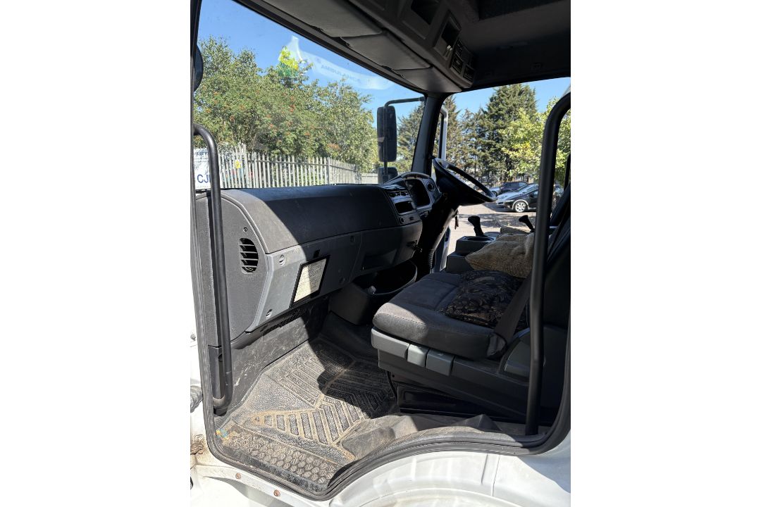 2009 Mercedes 816 Rigid Removals Van - Image 16 of 19