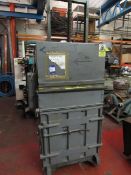 Screw waste compactor