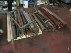 Large quantity of assorted rollers to 2 pallet and shelf