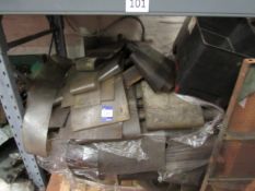 Quantity of plastic door flaps