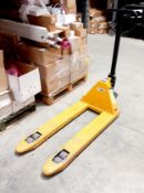 Hydraulic pallet truck