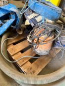 2x submersible pumps & a qty of water hose
