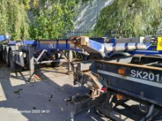 Dennison Tri Axle Lock and Go Sliding Skeletal Tra