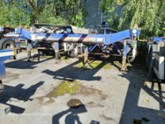 Dennison Tri Axle Lock and Go Sliding Skeletal Tra