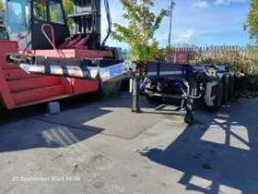 Dennison Tri Axle Lock and Go Sliding Skeletal Trailer, Type FW270002S, Vehicle ID number