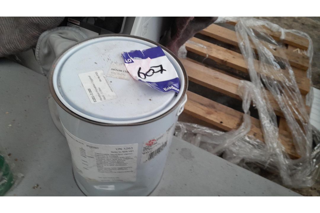 Marathon Primathon Eggshell ,Black 5L Paint - Image 1 of 3