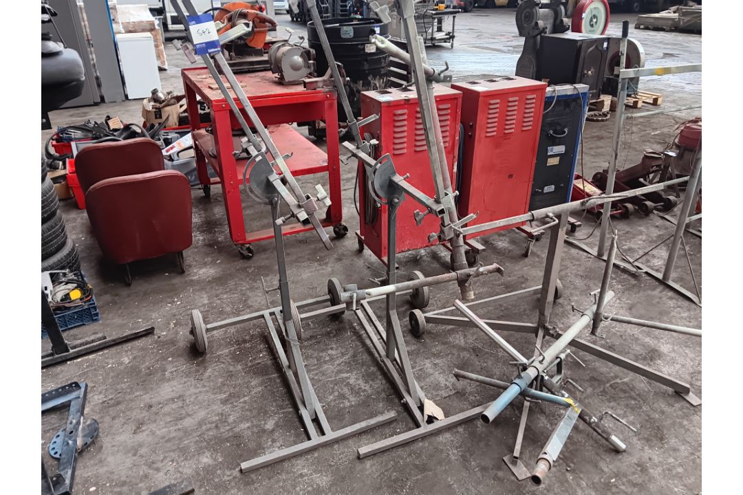3 mobile spraybooth stands - Image 1 of 2