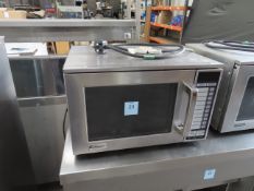 A Sharp 1500/R-22AT S/Steel Mircrowave