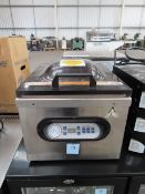 A Sousvide Tabletop Automatic Food Chamber Vacuum Sealer