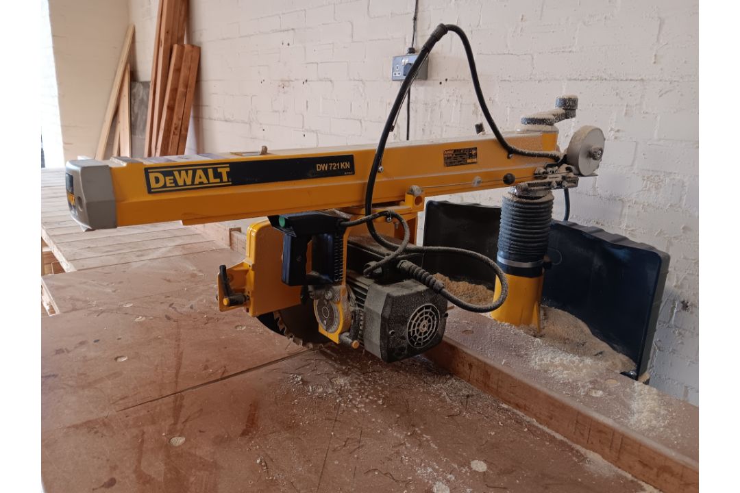 Dewalt DW721KN-GB type 3 radial arm saw, cut depth max 90mm, blade diameter 300mm, 230v to include - Image 4 of 13