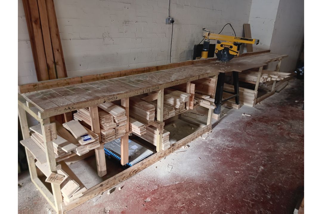 Dewalt DW721KN-GB type 3 radial arm saw, cut depth max 90mm, blade diameter 300mm, 230v to include - Image 10 of 13