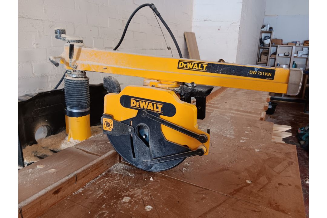 Dewalt DW721KN-GB type 3 radial arm saw, cut depth max 90mm, blade diameter 300mm, 230v to include - Image 11 of 13