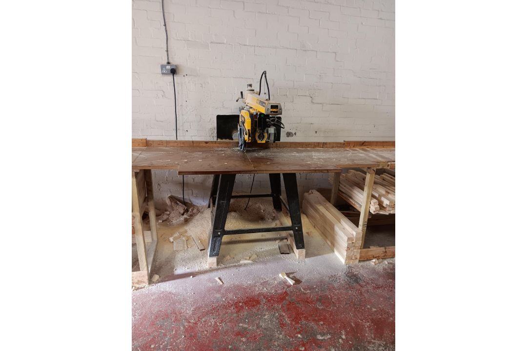 Dewalt DW721KN-GB type 3 radial arm saw, cut depth max 90mm, blade diameter 300mm, 230v to include - Image 5 of 13