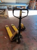 HPT-D 2500kg pallet truck and steel framed dolly