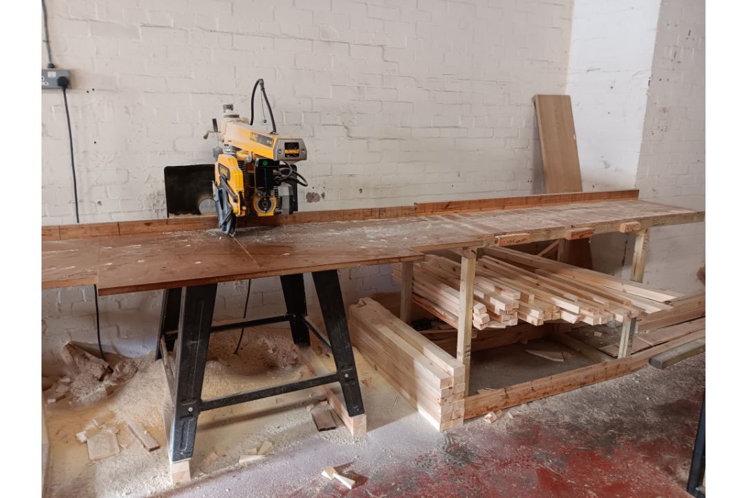 Dewalt DW721KN-GB type 3 radial arm saw, cut depth max 90mm, blade diameter 300mm, 230v to include - Image 6 of 13