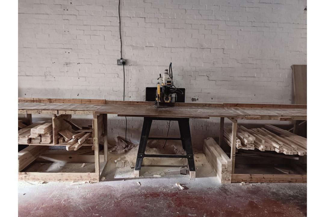 Dewalt DW721KN-GB type 3 radial arm saw, cut depth max 90mm, blade diameter 300mm, 230v to include - Image 8 of 13