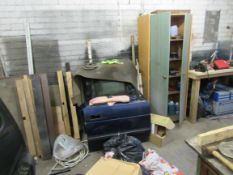 4 various Discovery car doors.