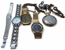 A vintage Seiko Quartz Alarm gold plated gentleman's wristwatch, no. 7223-6020, black dial, white