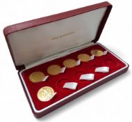 Four Queen Victoria full sovereigns dated 1852, 1882, 1892 and 1900; two George V full sovereigns,