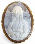 An Italian 18ct gold mounted cameo brooch, carved with the Mona Lisa, gold rope twist mount, 6 x 4.