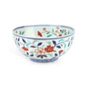 A KAKIEMON PORCELAIN BOWL CIRCA 1700