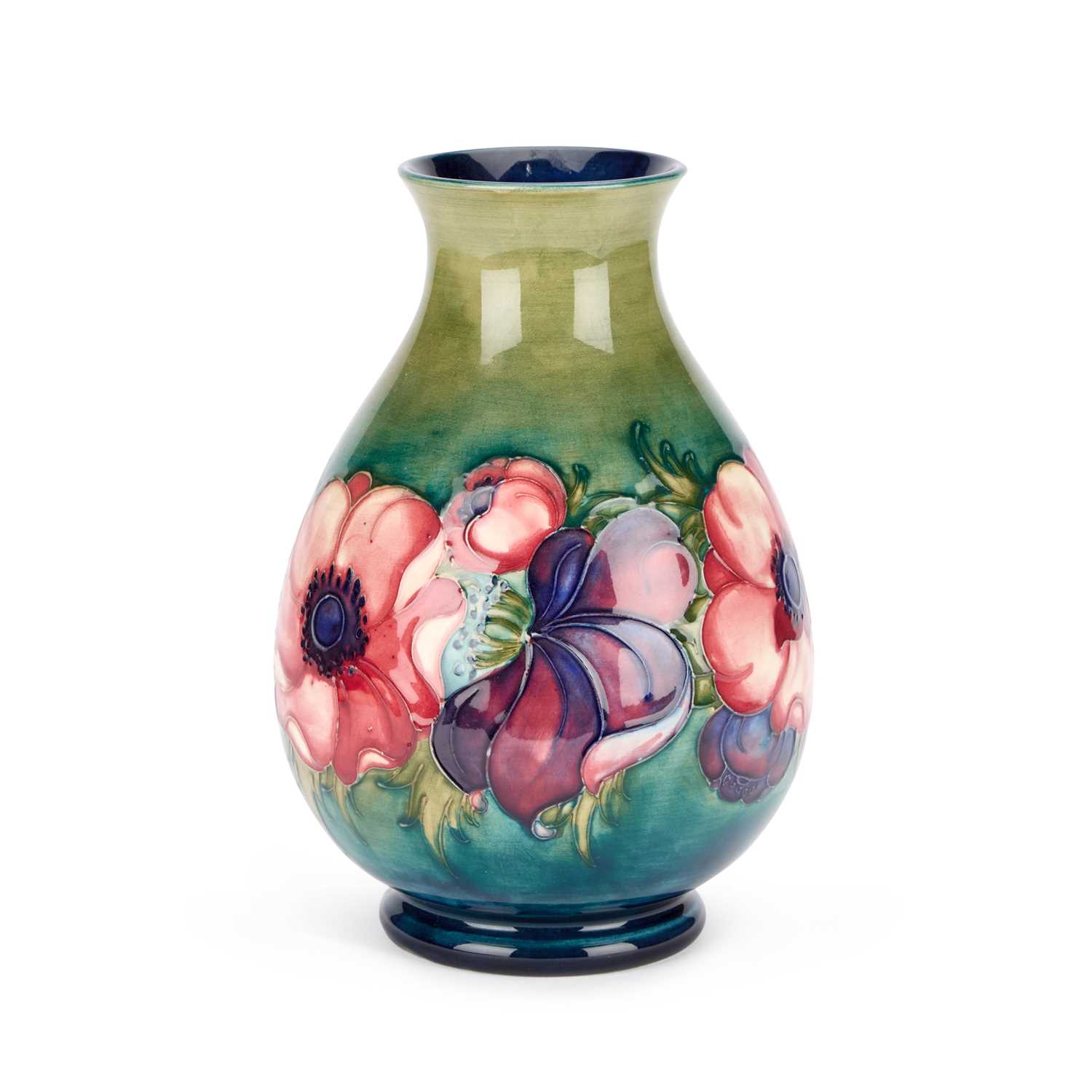 A LARGE WALTER MOORCROFT POTTERY VASE CIRCA 1947-53