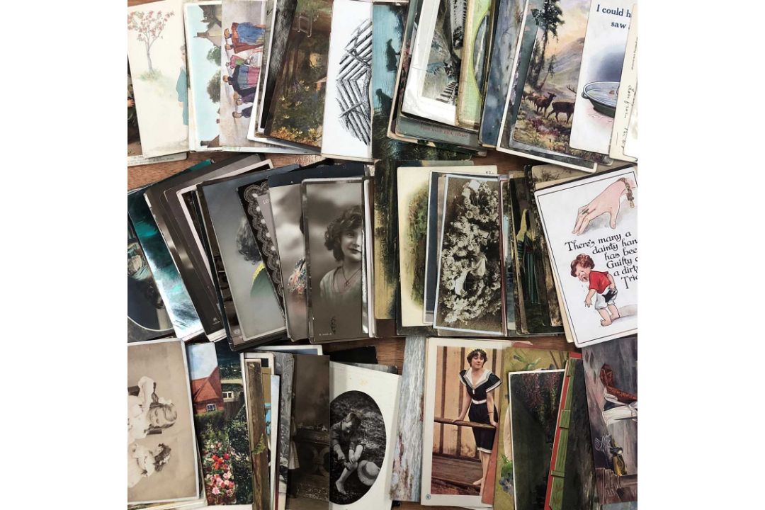 A LARGE COLLECTION OF 20TH CENTURY AND LATER POSTCARDS - Image 2 of 2
