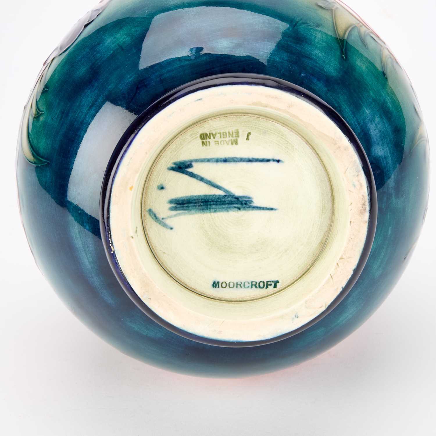 A LARGE WALTER MOORCROFT POTTERY VASE CIRCA 1947-53 - Image 2 of 2