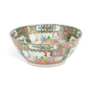 A CHINESE FAMILLE ROSE BOWL CANTON, 19TH CENTURY