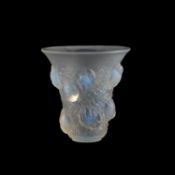 RENÉ LALIQUE (FRENCH, 1860-1945) A 'SAINT-FRANÇOIS' VASE, DESIGNED 1930