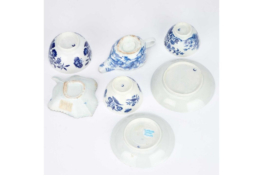 A GROUP OF 18TH CENTURY ENGLISH PORCELAIN - Image 3 of 3