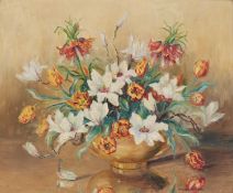 MARION BROOM (20TH CENTURY) STILL LIFE OF FLOWERS