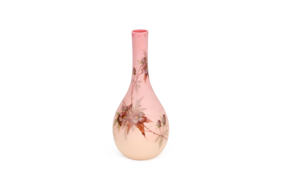 A THOMAS WEBB QUEEN'S BURMESE WARE GLASS VASE LATE 19TH CENTURY - Image 1 of 2